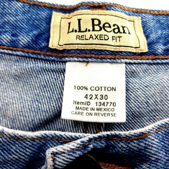 L.L. Bean Relaxed Fit Light Wash Blue High Rise Denim Jeans 42/30 - Picture 6 of 8